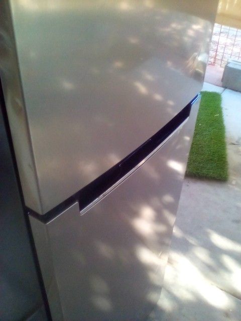 Magic Chef 7.5 Cu. Ft. Fridge/Freezer