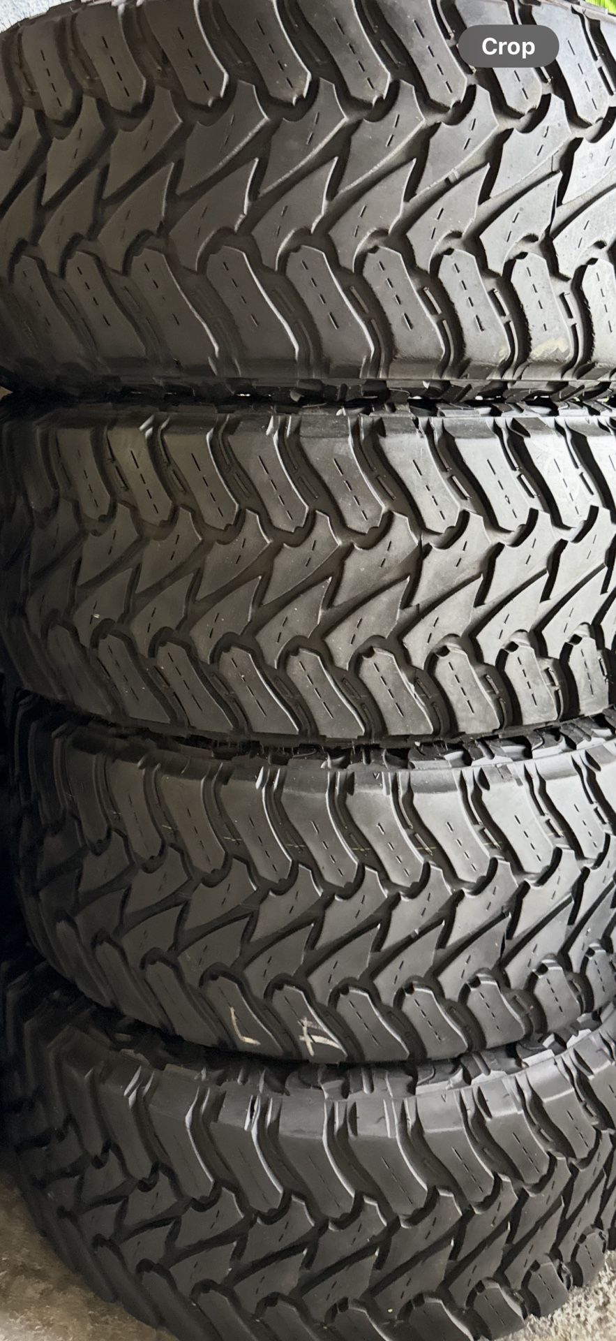 22” 4 used tires 33x12.50R22 M/T