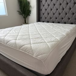 Queen Tufted Bed With Mattress Included 
