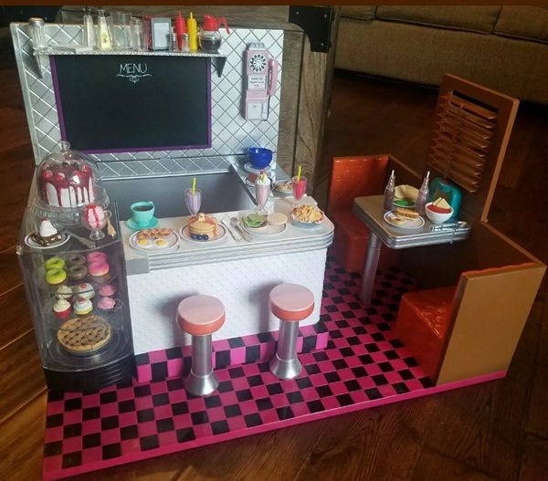 18 inch doll diner
