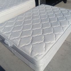 Nice Comfortable Quality Full-size Mattress and Box spring (no metal bed frame)
