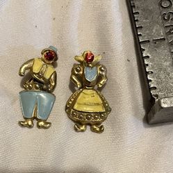 Vintage matching rare 1940s Dutch boy that’s girl brooch