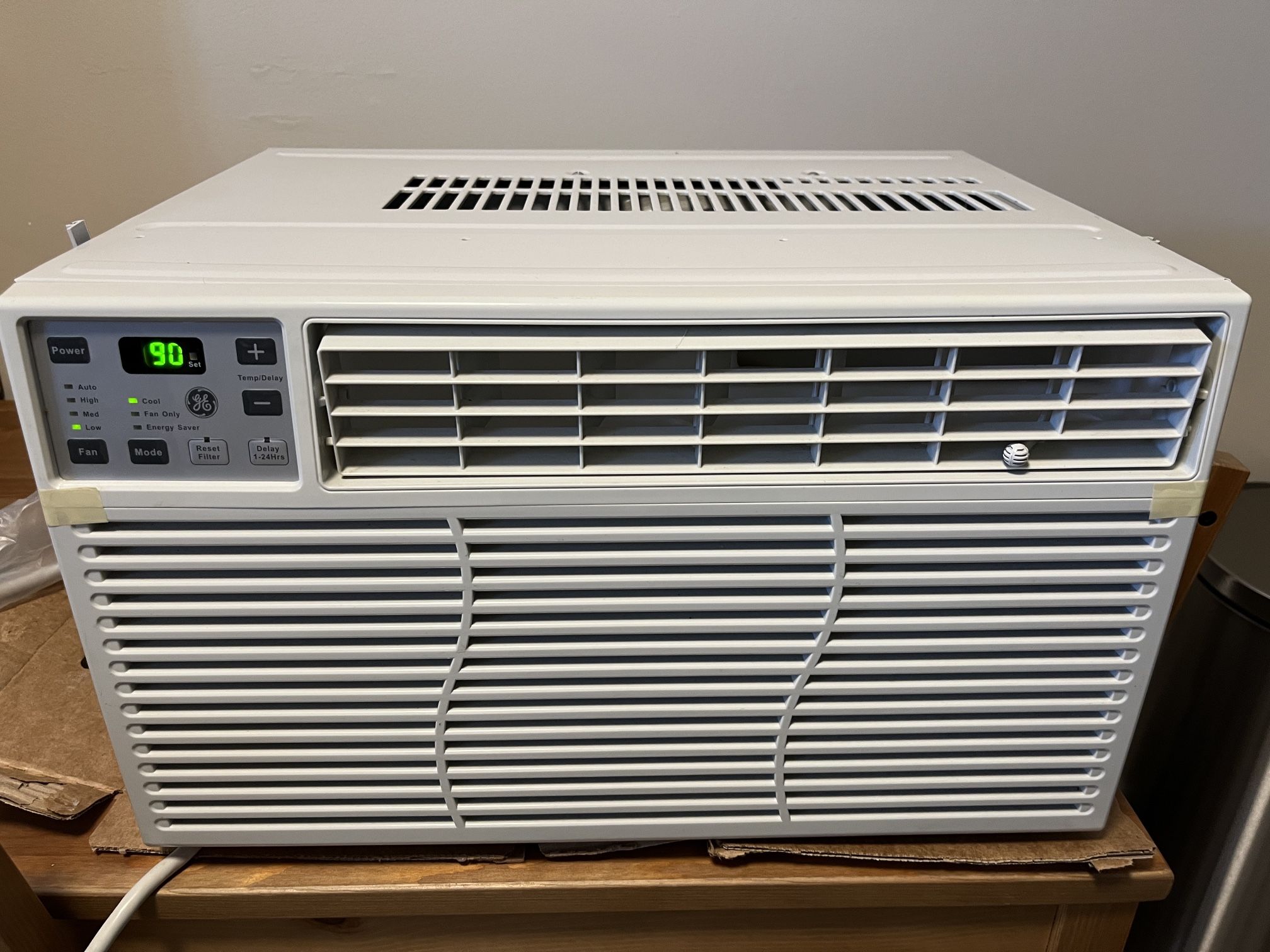 GE 8,000 BTU Air Conditioner Model AEL08LVQ1