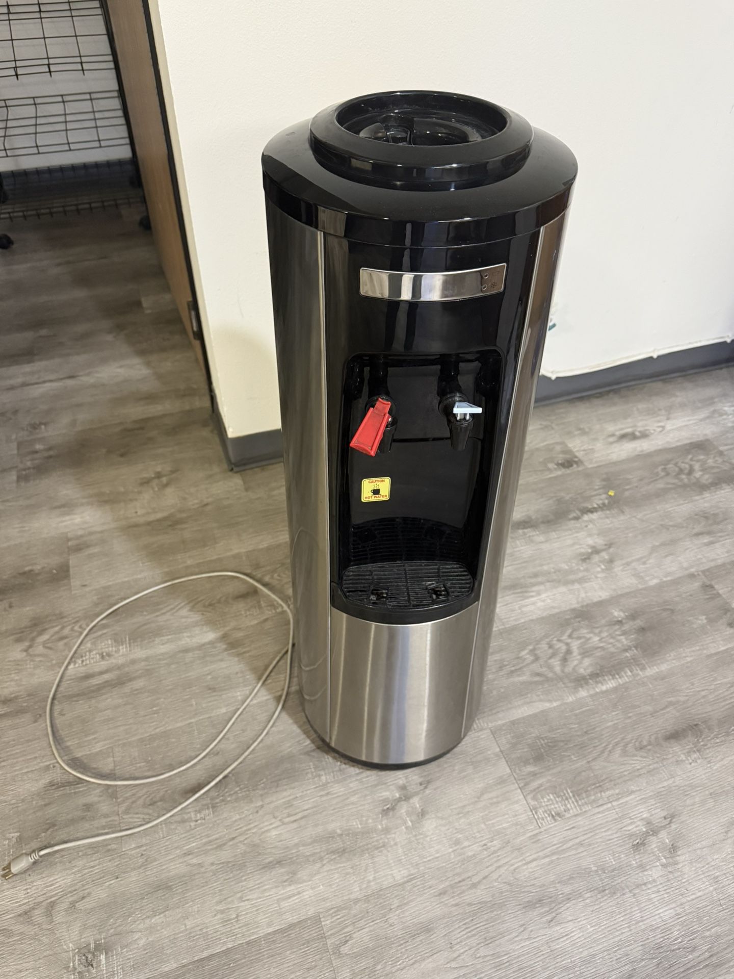 Water Cooler Dispenser