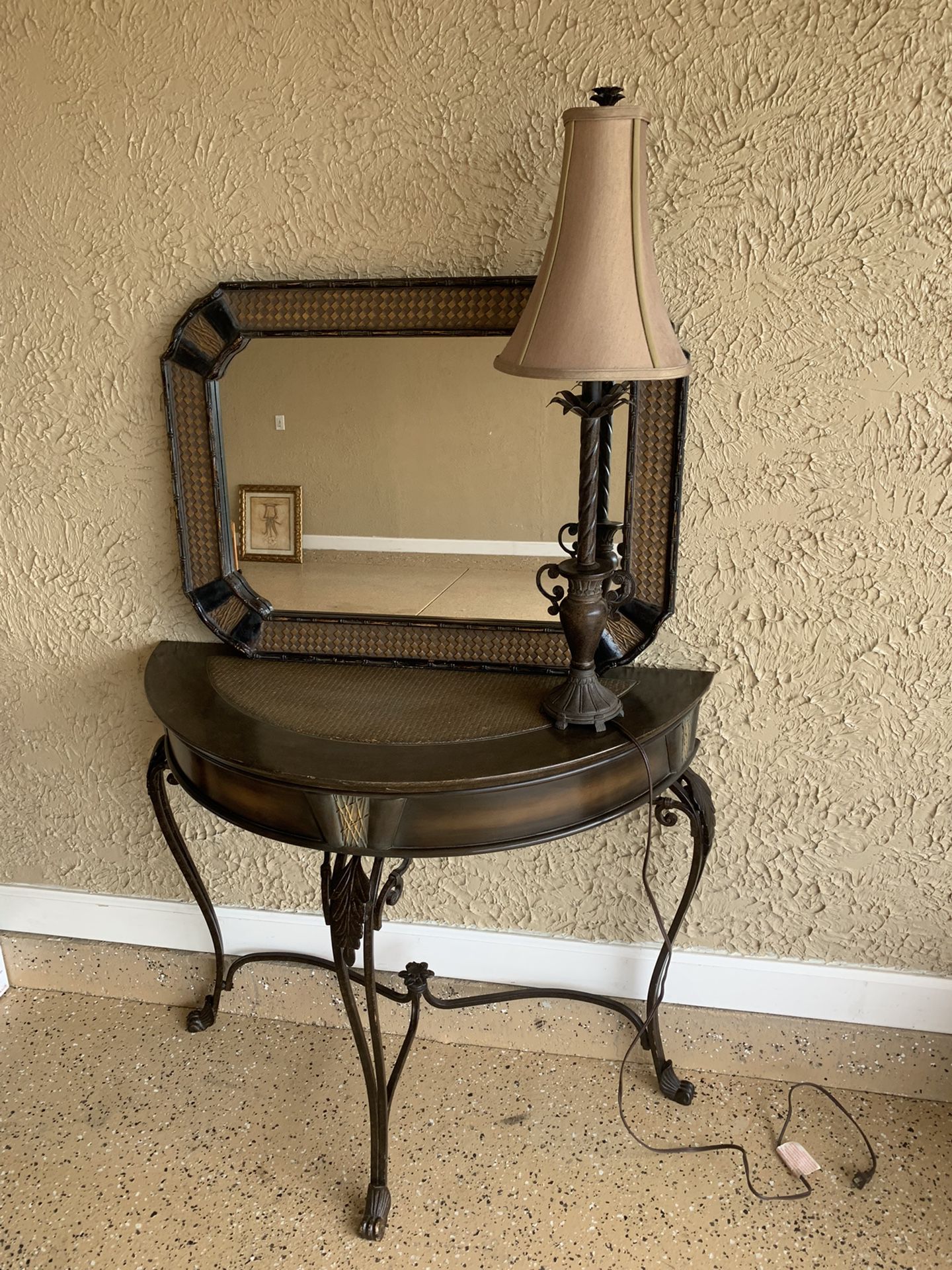 Hall Table With Mirror And Lamps L-3ft-2.5in-H-2ft-8in-W-1ft-4.5in-Mirror -W-2ft-8.5in-L-2ft