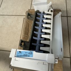 Whirlpool Refrigerator Ice Maker