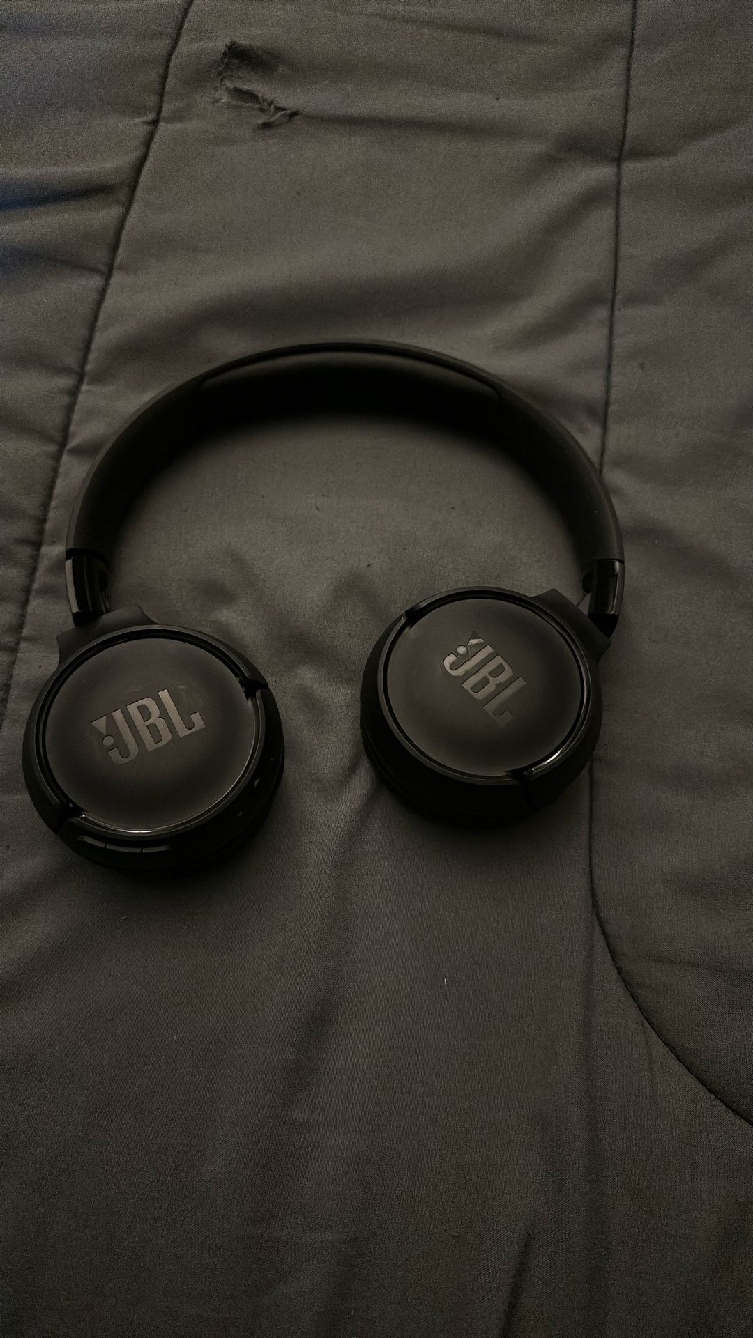 JBL BLUETOOTH HEADPHONES