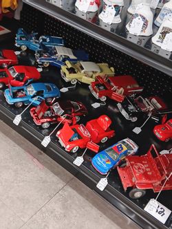 DIE CAST VEHICLES FOR SALE.  CLEAN, GOOD CONDITION,  PRICED TO SELL