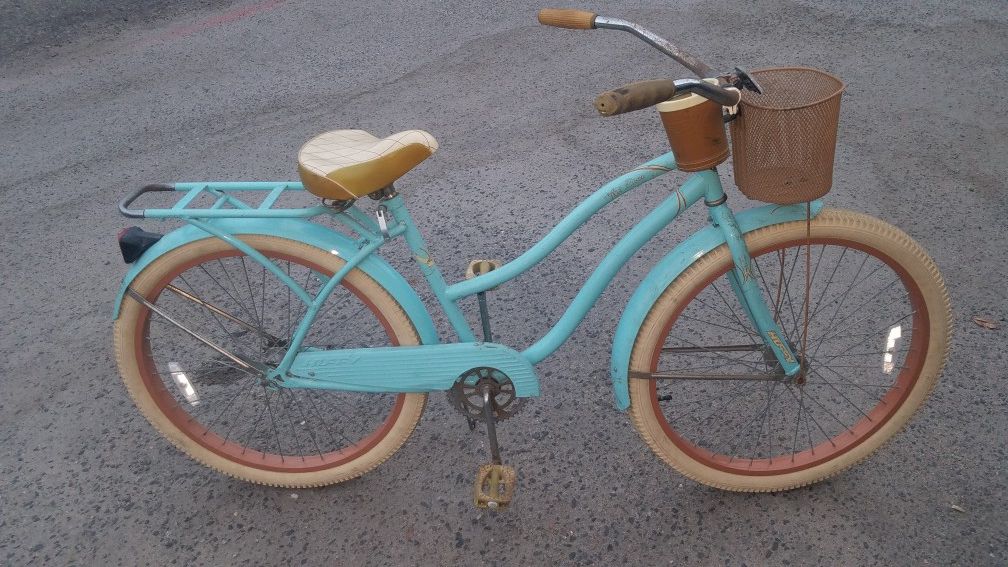 Huffy beach cruiser