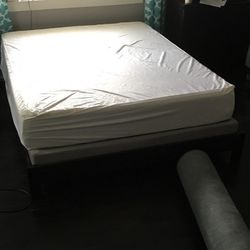 Tempurpedic Queen Mattress & Box Spring