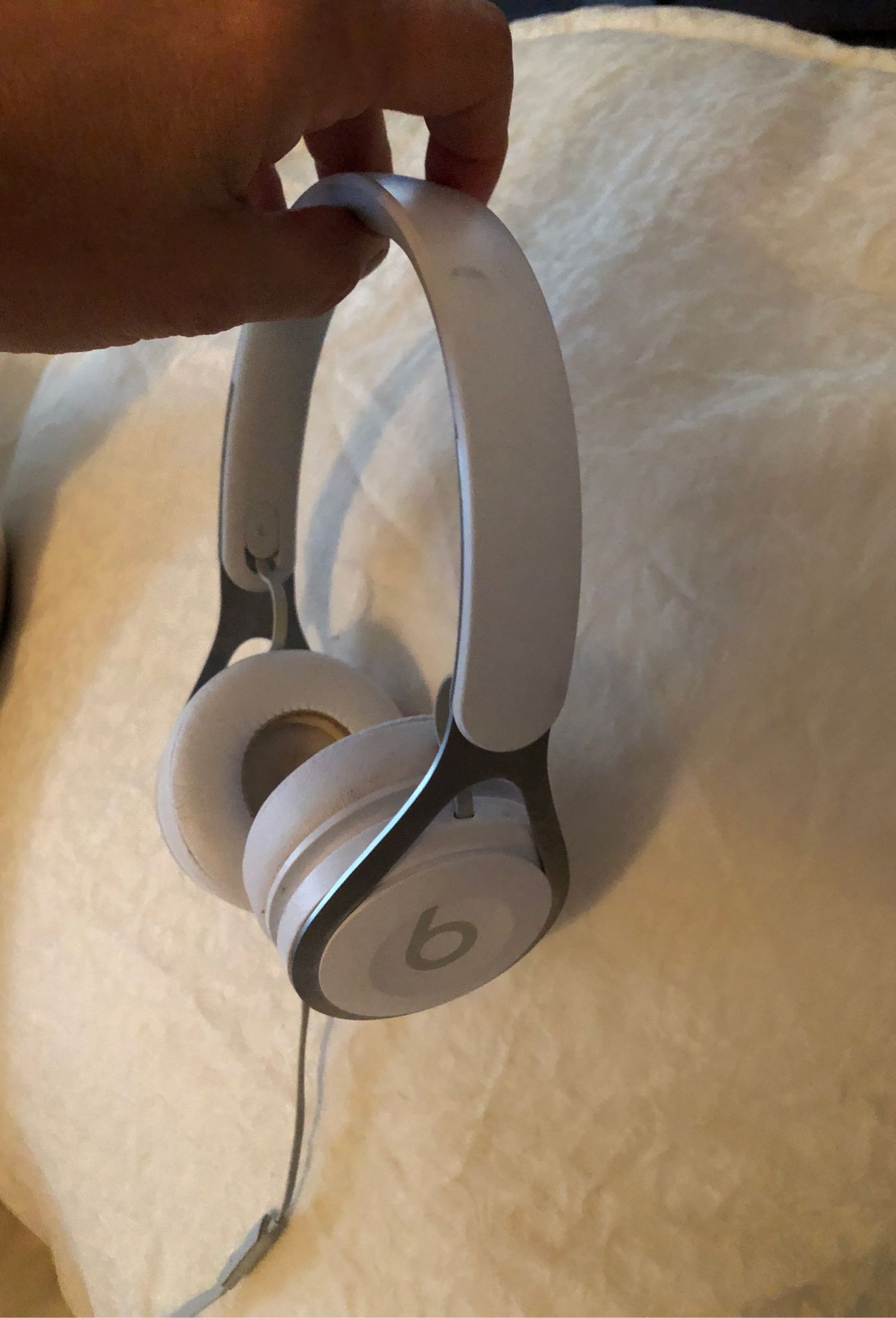 Beats headphones w microphone