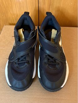 Kids Nike Athletic Shoes 5.5 Y