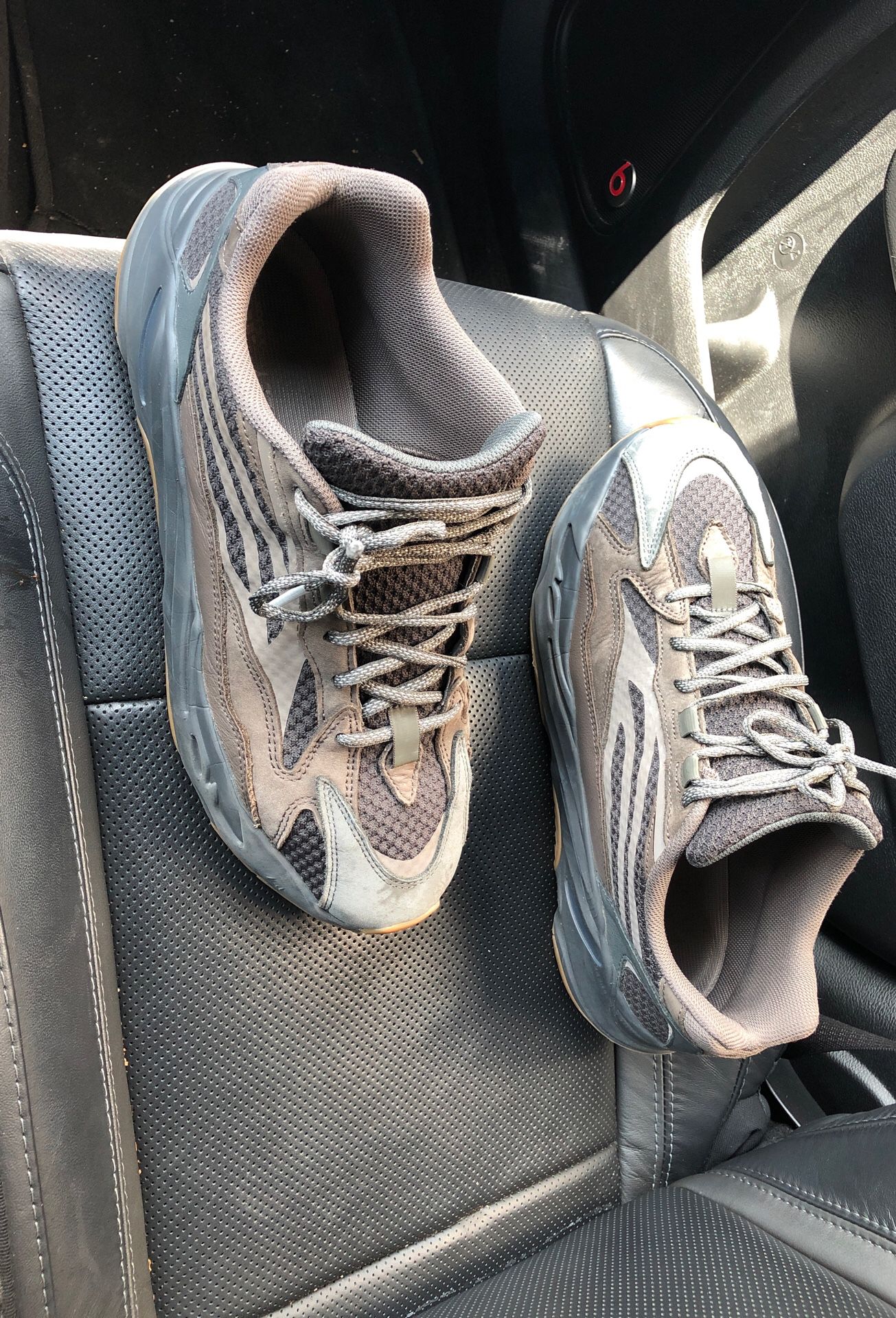 Yeezy 700 8/10 Size 12 NEED GONE TODAY ! DONT BS ME WITH BS OFFERS PLEASE AND THANK YOU