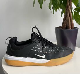Men Size 10.5 Nike SB Zoom Nyjah 3 Black White Gum Shoes