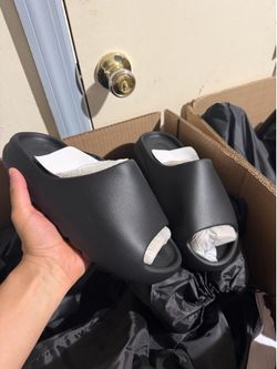 Yeezy slide all sizes