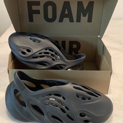 adidas Yeezy Foam RNR Onyx (2022/2024) Size 11 