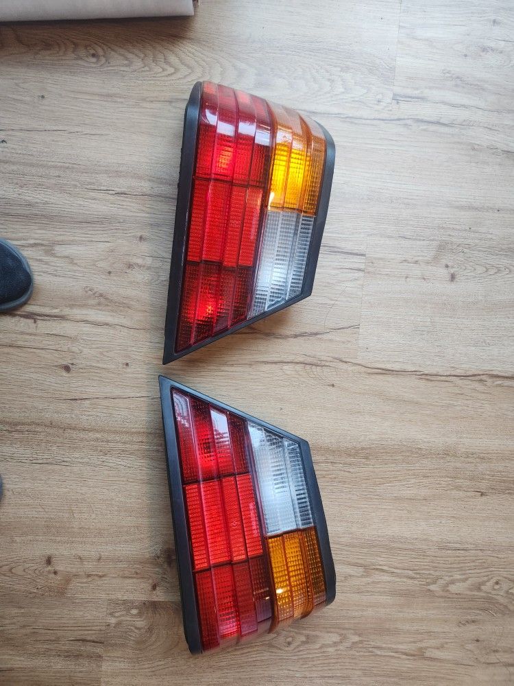 86-93 Mercedes 300e W124 Taillights