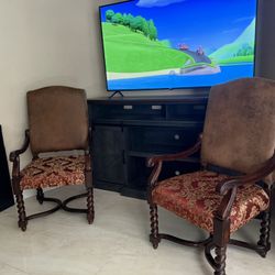 Accent Chairs 