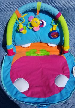 Like New Infantino Folding Travel Play Gym