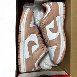 Nike Dunks 
