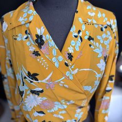 Long-Sleeve Floral Wrap Blouse Diane von Furstenberg 100%silk 6 seen on tv