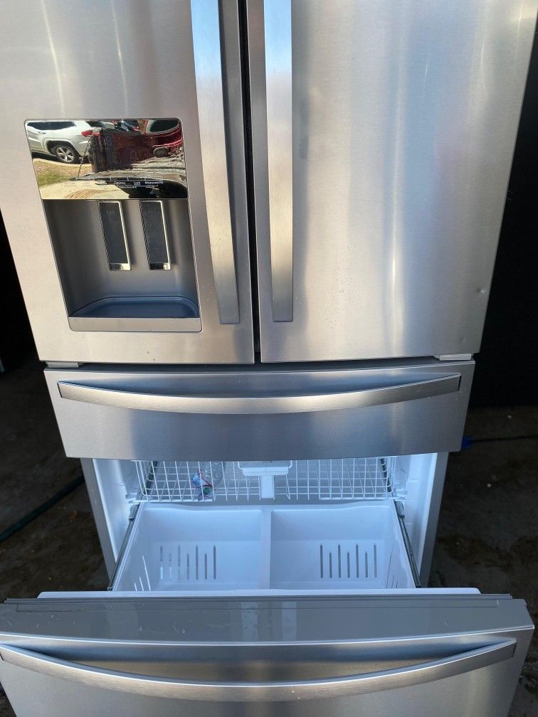 Refrigerator 