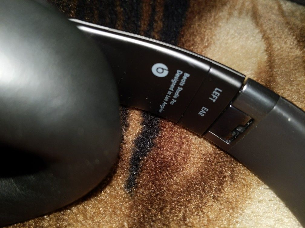 Beats Studio Pro Noise Cancellation 