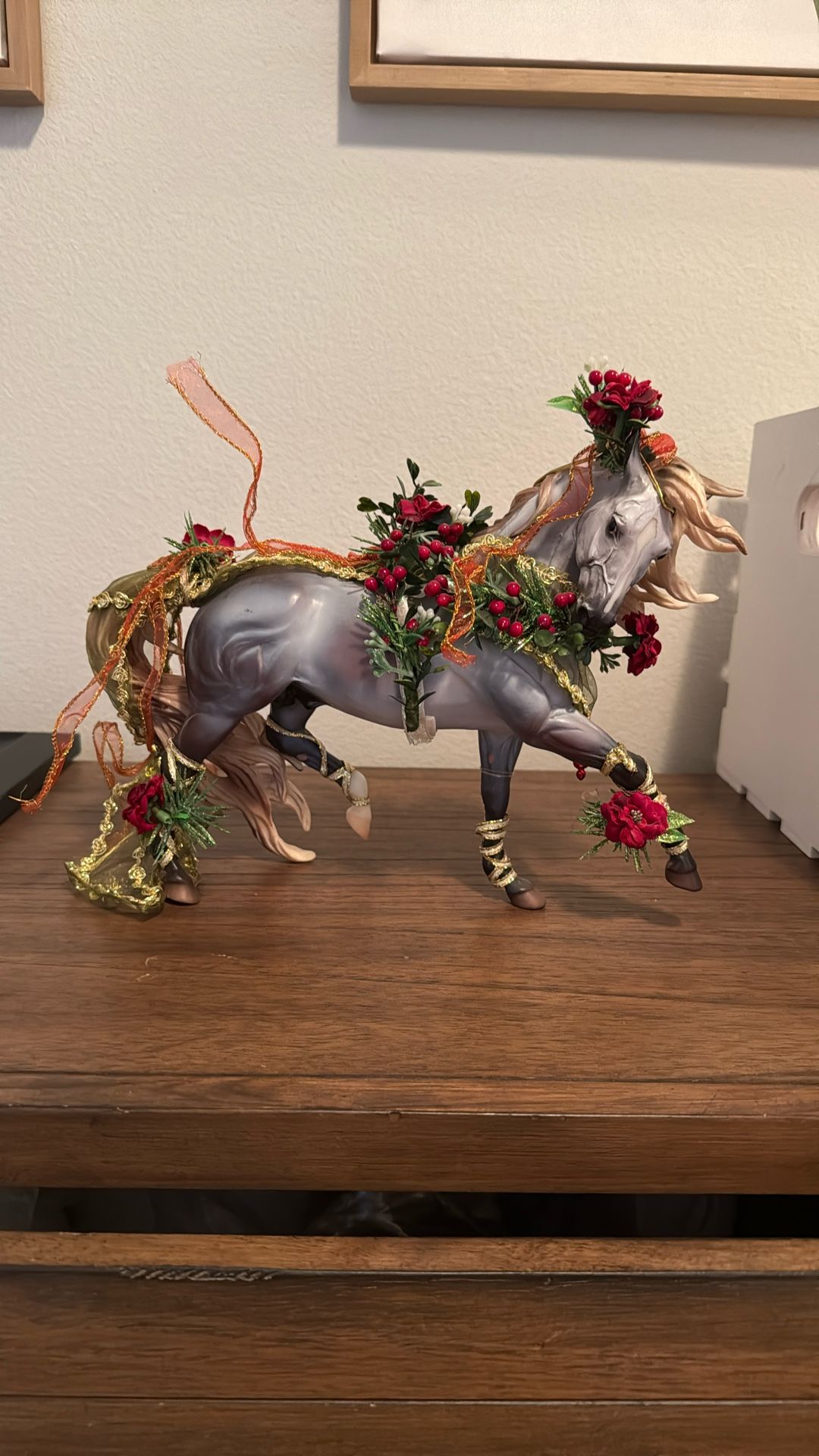 Breyer Bayberry and Roses 2014 Holiday Horse