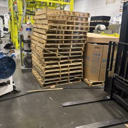 Free Pallets ! Cheap! 