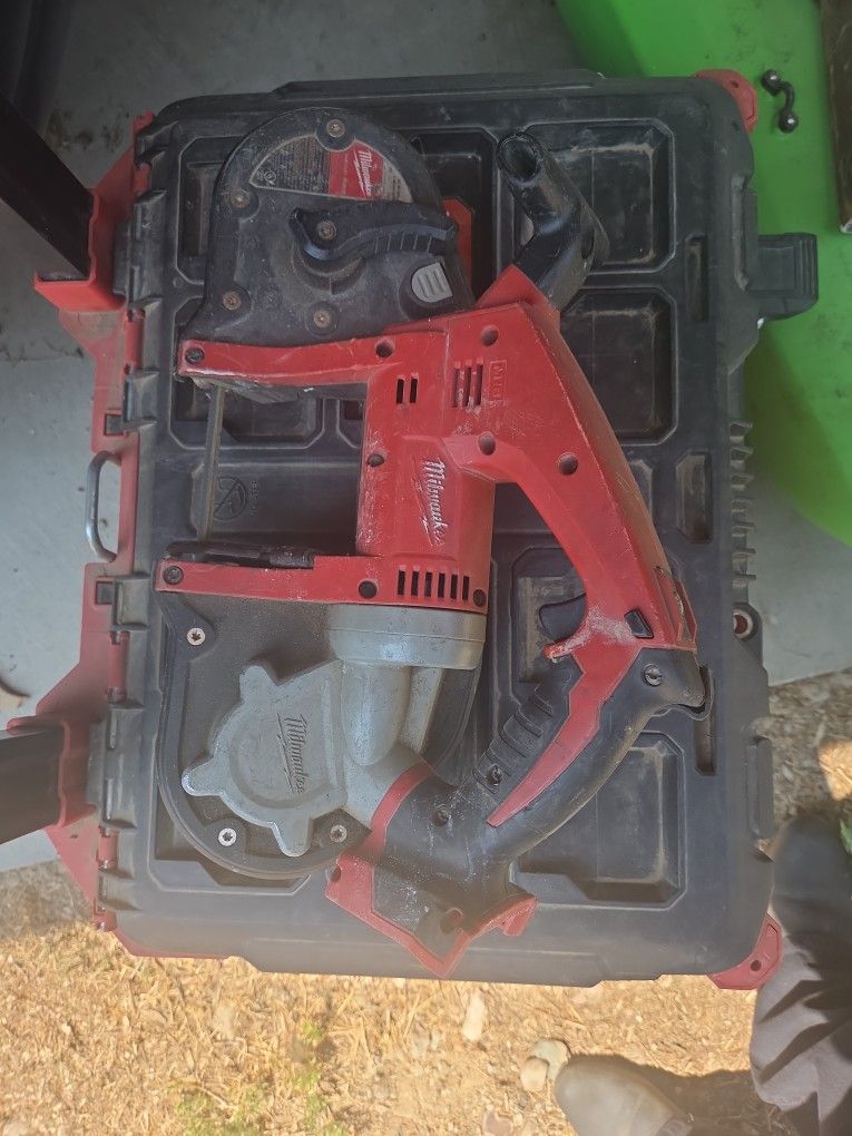 Milwaukee Bandsaw