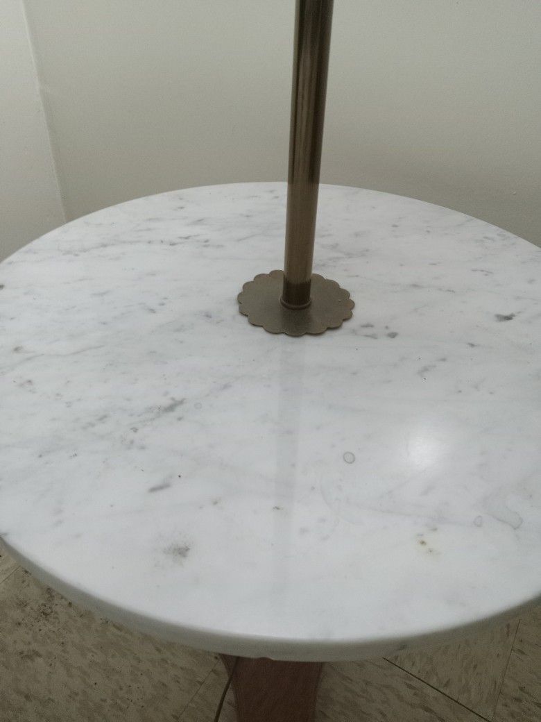 Vintage Classic-Style Marble Table