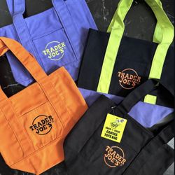 Trader Joe’s Halloween Tote Bag 🎃🖤✨