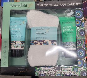 Bloomfield Time To Relax Foot Care Set-Foot Scrub, Foot Cream, Socks NEW