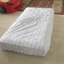 Mattress - bedsheet included - Twin mattress