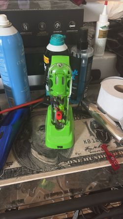 Tpob Whit Charging Station. And Trimmer For Any Begginer Barbers