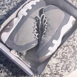 Retro 9 Cool grey Size 7Y