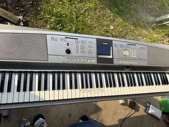 Yamaha DGX 505