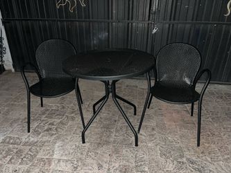2 Metal Chairs w/ 31” Metal Table