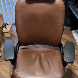 Steelcase Leap V2 With Adjustable Headrest