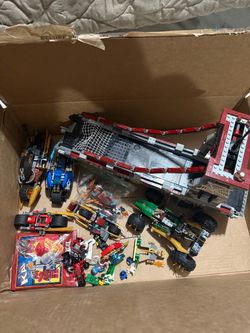 Lego Lot Minifigures and Sets ( Ninjago & Marvel )