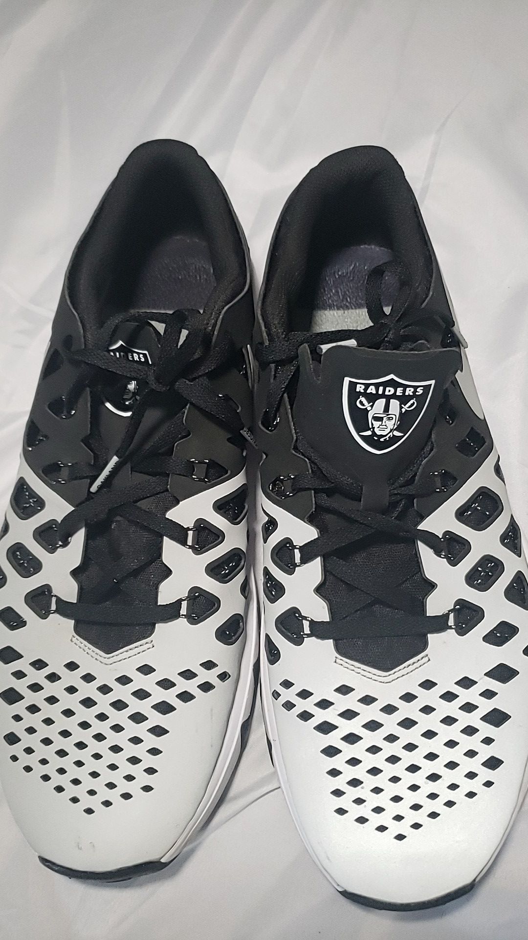 Raiders nike shoes