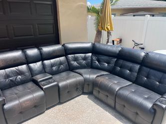 FREE SECTIONAL