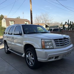 2004 Cadillac Escalade 