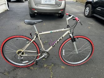 Giant Atx 760 Mountain Bike