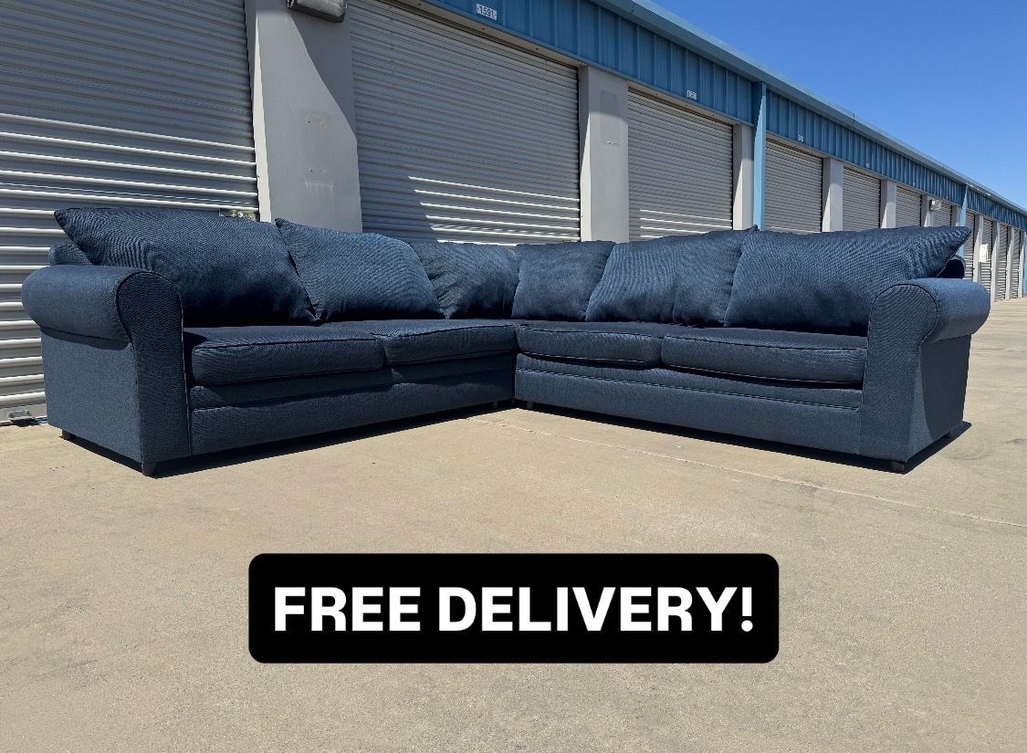 FREE DELIVERY || Bob’s Furniture 3Pc Sectional Couch