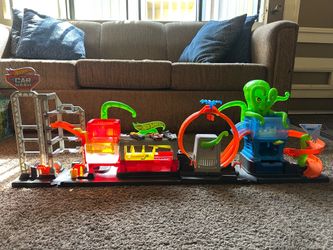 Hot wheels octo car wash