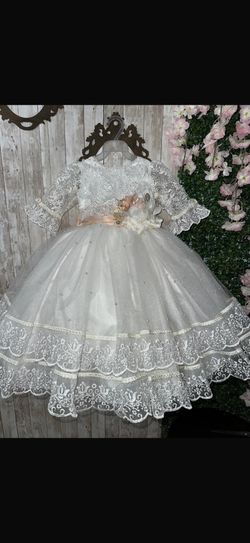 Vestido de bautizo Talla 2 Y 4 años