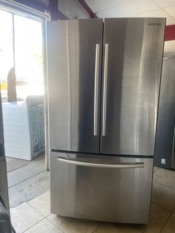 Samsung Refrigerator works great