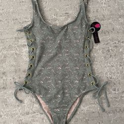 Bathing suit 