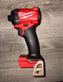 Milwaukee M18 Fuel 1/4 Hex Impact Driver